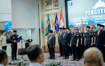 Gubernur Lampung Rahmat Mirzani Djausal mengukuhkan kepengurusan FKUB Provinsi Lampung Periode 2026–2030, FPK Periode 2025–2029, serta FKDM Provinsi Lampung Periode 2026–2030 || Foto: Dinas Kominfotik Provinsi Lampung