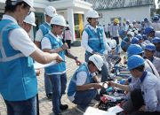 Manajemen PLN UID Lampung meninjau kelengkapan alat kerja Tim P2TL pada momen Gelar Pasukan dan Peralatan P2TL || Foto: PLN UID Lampung