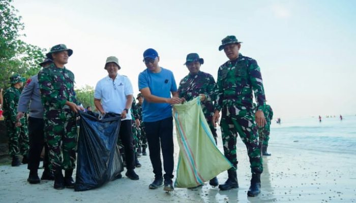 Pimpin Gerakan Radin Inten Asri, Gubernur Mirza Perkuat Budaya Gotong Royong Jaga Pesisir Lampung