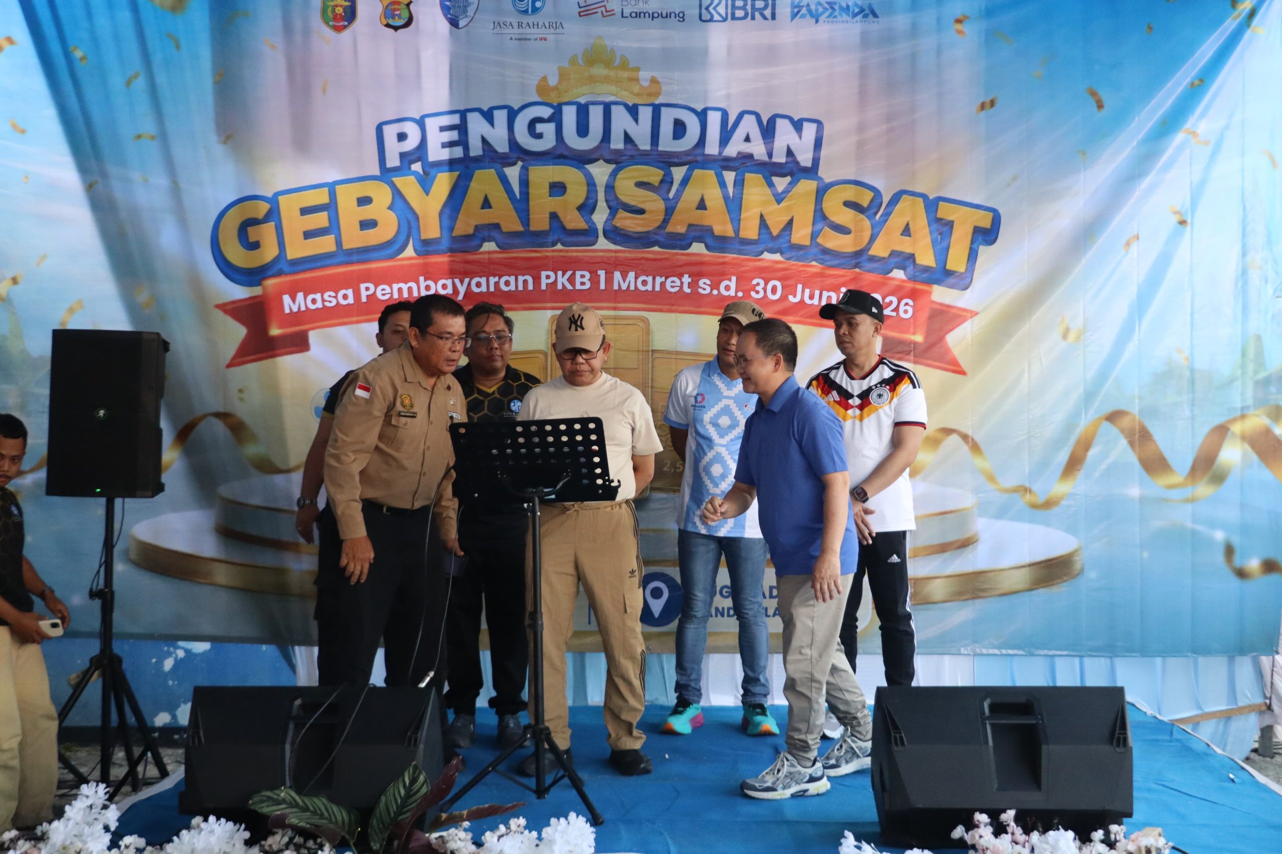 Suasana kemeriahan Gebyar Samsat Tahun 2026, yang digelar di Tugu Adipura || Foto: Dinas Kominfotik Provinsi Lampung