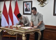 Pemprov Lampung dan Badan Riset dan Inovasi Nasional (BRIN) resmi menandatangani Nota Kesepakatan Sinergi tentang Penelitian, Pengembangan, Pengkajian, dan Penerapan, serta Invensi dan Inovasi dalam Mendukung Pembangunan di Provinsi Lampung || Foto: Dinas Kominfotik Provinsi Lampung