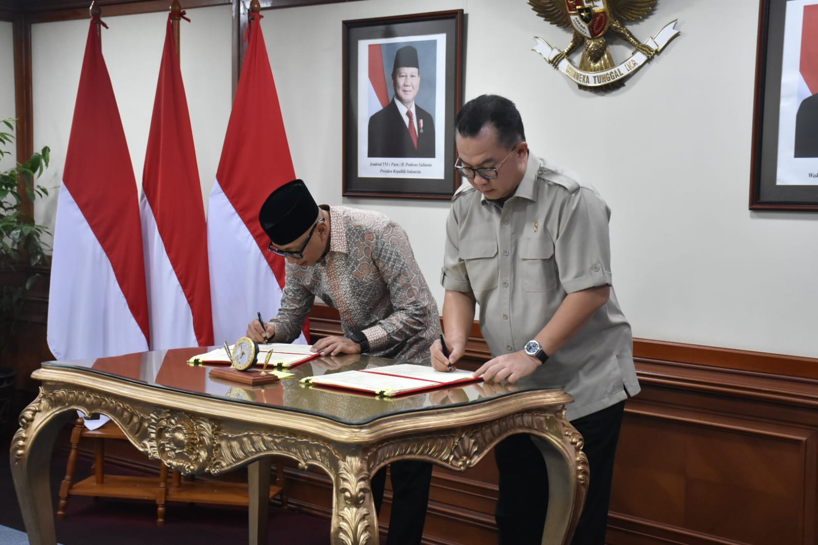 Pemprov Lampung dan Badan Riset dan Inovasi Nasional (BRIN) resmi menandatangani Nota Kesepakatan Sinergi tentang Penelitian, Pengembangan, Pengkajian, dan Penerapan, serta Invensi dan Inovasi dalam Mendukung Pembangunan di Provinsi Lampung || Foto: Dinas Kominfotik Provinsi Lampung