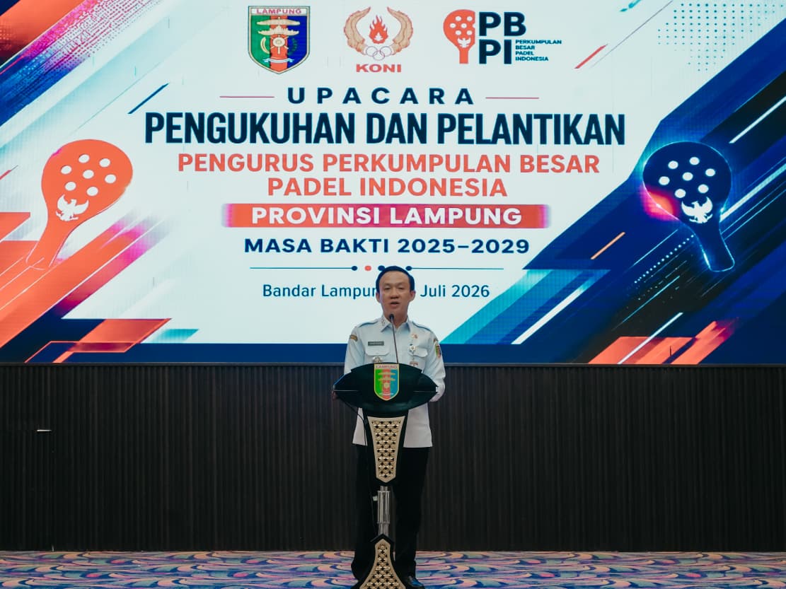Sekda Marindo Kurniawan saat menghadiri Pengukuhan dan Pelantikan Pengurus Perkumpulan Besar Padel Indonesia (PBPI) Provinsi Lampung masa bakti 2025-2029 di Balai Keratun Lantai 3, Kantor Gubernur Lampung || Foto: Dinas Kominfotik Provinsi Lampung