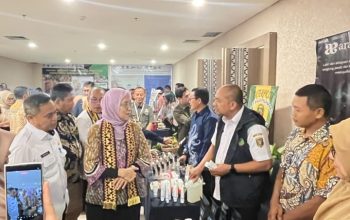 Staf Ahli Gubernur Bidang Pemerintahan, Hukum, dan Politik Yanyan Ruchyansyah dalam Kick Off Meeting Proyek Penguatan Kelembagaan dan Produktivitas KUPS di Kabupaten Lampung Selatan dan Pesawaran || Foto: Dinas Kominfotik Provinsi Lampung