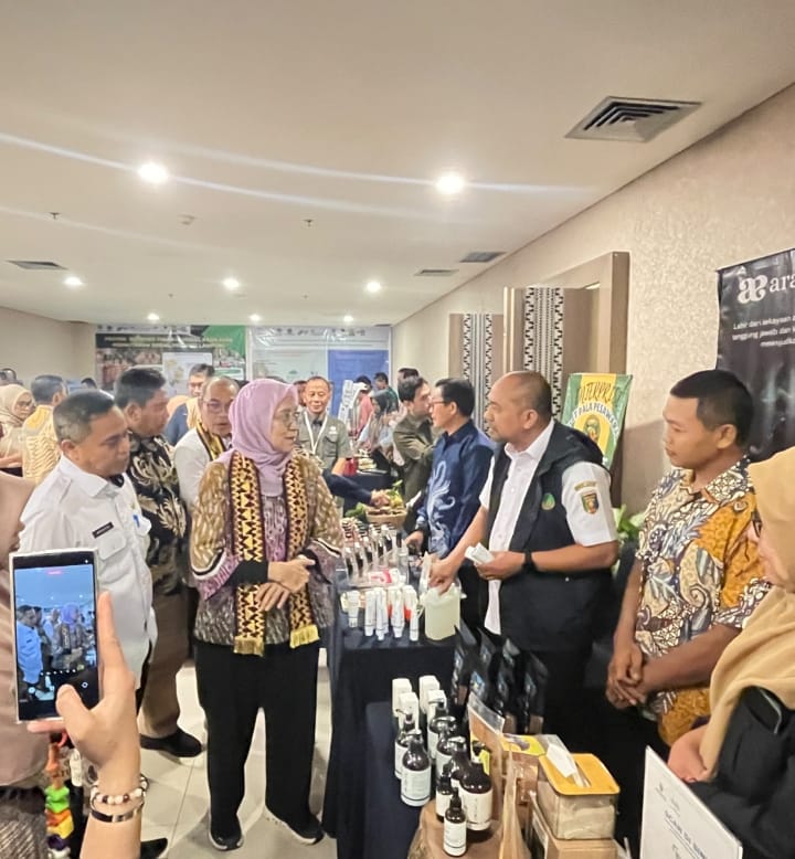 Staf Ahli Gubernur Bidang Pemerintahan, Hukum, dan Politik Yanyan Ruchyansyah dalam Kick Off Meeting Proyek Penguatan Kelembagaan dan Produktivitas KUPS di Kabupaten Lampung Selatan dan Pesawaran || Foto: Dinas Kominfotik Provinsi Lampung