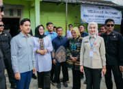 Wapres Gibran Rakabuming Raka didampingi Wagub Lampung Jihan Nurlela, meninjau langsung pelaksanaan Program Makan Bergizi (MBG) di MTs Muhammadiyah 1 Way Bungur, Kabupaten Lampung Timur || Foto: Dinas Kominfotik Provinsi Lampung