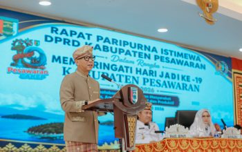Gubernur Lampung Rahmat Mirzani Djausal pada Rapat Paripurna Istimewa dalam rangka peringatan Hari Jadi ke-19 Kabupaten Pesawaran, yang berlangsung di Gedung Serba Guna (GSG) Pemerintah Kabupaten Pesawaran || Foto: Pemerintah Provinsi Lampung