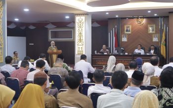 Wagub Jihan Nurlela saat membuka Rapat Koordinasi Komite Daerah Ekonomi dan Keuangan Syariah (KDEKS) dalam rangka Penyusunan Rencana Aksi Daerah (RAD) Pengembangan Ekonomi dan Keuangan Syariah Tahun 2027 || Foto: Pemerintah Provinsi Lampung