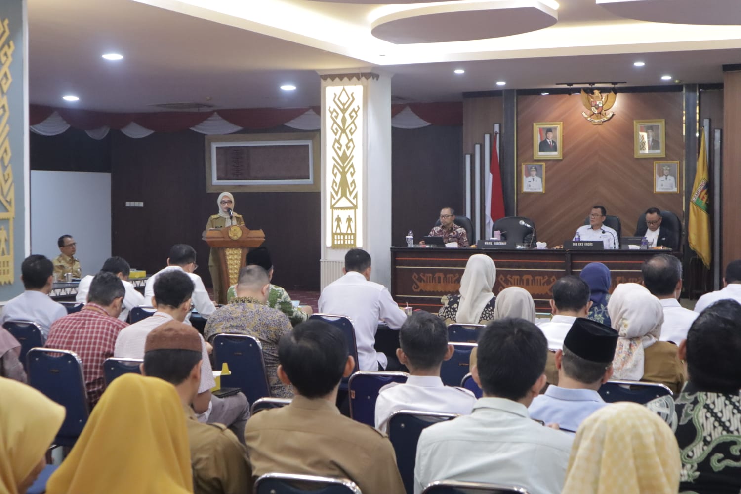 Wagub Jihan Nurlela saat membuka Rapat Koordinasi Komite Daerah Ekonomi dan Keuangan Syariah (KDEKS) dalam rangka Penyusunan Rencana Aksi Daerah (RAD) Pengembangan Ekonomi dan Keuangan Syariah Tahun 2027 || Foto: Pemerintah Provinsi Lampung