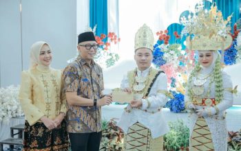 Sebanyak 31 pasangan calon pengantin mengikuti Nikah Massal Begawi Cinta Lampung 2026 bertema "Bersama Menghadirkan Pernikahan Sah dan Bermartabat" yang digelar di Ballroom Masjid Raya Al-Bakrie, Bandar Lampung || Foto: Pemerintah Provinsi Lampung