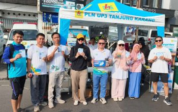 PLN UP3 Tanjung Karang menghadirkan layanan kelistrikan secara langsung di tengah masyarakat melalui kegiatan Car Free Day sebagai upaya memperluas akses informasi dan meningkatkan kemudahan layanan pelanggan || Foto: PLN UP3 Tanjung Karang