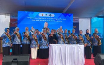 OJK Provinsi Lampung bersama Dinas Perpustakaan dan Kearsipan Provinsi Lampung menyelenggarakannya Pengukuhan Bunda Literasi Keuangan Provinsi Lampung serta Bunda Literasi Keuangan Kabupaten/Kota se-Provinsi Lampung || Foto: OJK Provinsi Lampung