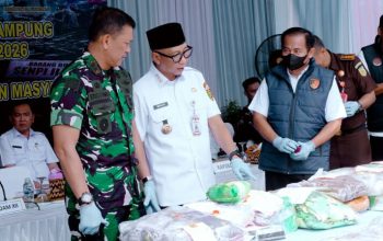 Gubernur Lampung Rahmat Mirzani Djausal pada kegiatan pemusnahan barang bukti narkotika dan senjata api ilegal yang digelar Polda Lampung di halaman Gedung Serbaguna Presisi Polda Lampung || Foto: Pemerintah Provinsi Lampung