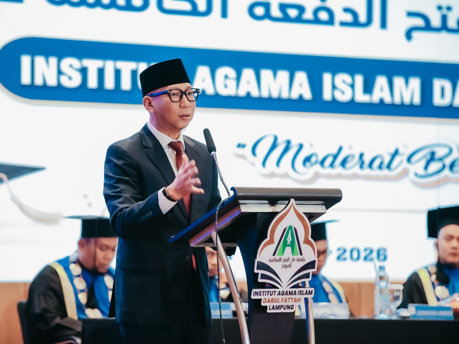 Gubernur Lampung Rahmat Mirzani Djausal saat menghadiri Wisuda ke-15 IAI Darul Fattah Lampung di Ballroom Hotel Novotel, Bandar Lampung || Foto: Pemerintah Provinsi Lampung