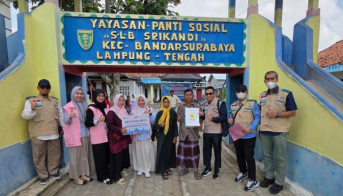 Sambut HUT RI ke-81, YBM PLN dan Srikandi PLN UP3 Metro Salurkan Bantuan Sosial bagi Yayasan Panti Sosial SLB Srikandi