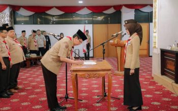 Wagub Lampung Jihan Nurlela saat melantik Pengurus Majelis Pembimbing Gugus Depan (Mabigus) dan Pembina Gugus Depan 09-029 dan 09-030 Gerakan Pramuka UIN Raden Intan Lampung Masa Bakti 2025–2027 || Foto: Pemerintah Provinsi Lampung