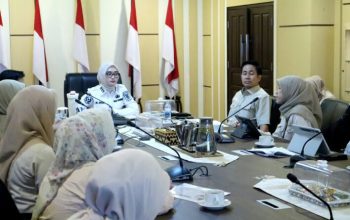 Wagub Lampung Jihan Nurlela menerima kunjungan kerja Staf Ahli Menteri Perumahan dan Kawasan Permukiman RI Riadi Arief Aladin beserta jajaran di Ruang Rapat Sakai Sambayan, Kantor Gubernur Lampung || Foto: Pemerintah Provinsi Lampung