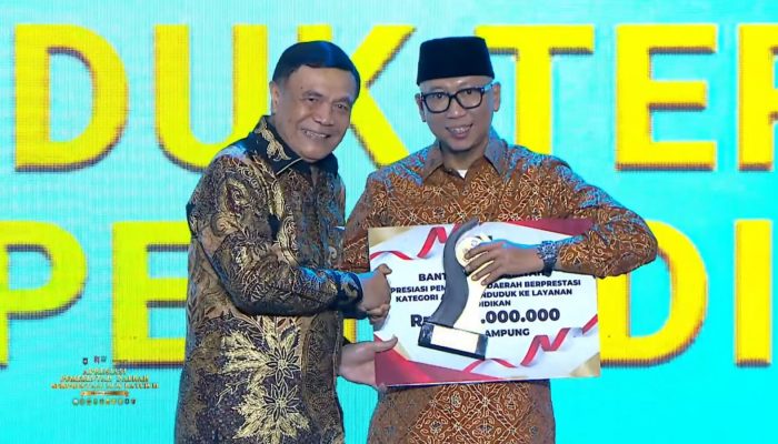 Pemprov Lampung Raih Apresiasi Terbaik II Akses Penduduk terhadap Pelayanan Pendidikan Regional Sumatra