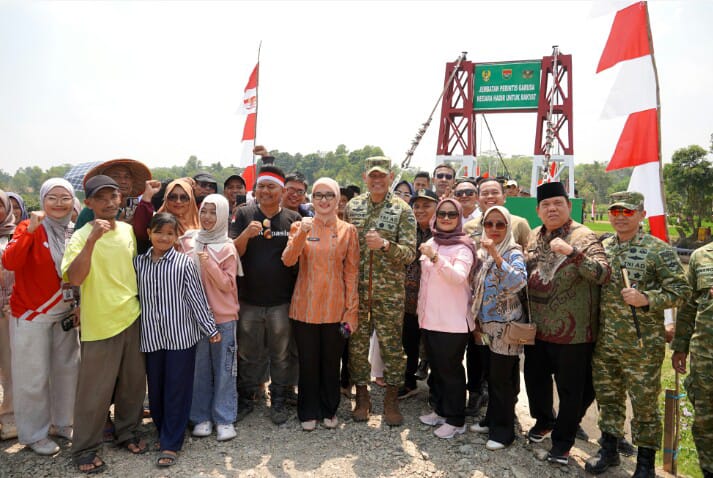 Wakil Gubernur Lampung, Jihan Nurlela saat menghadiri peresmian pembangunan jembatan dan sumber air bersih yang dilakukan secara virtual oleh Presiden Republik Indonesia Prabowo Subianto dari Istana Merdeka, Jakarta || Foto: Pemerintah Provinsi Lampung