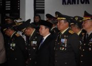 Sekdaprov Lampung, Marindo Kurniawan mengikuti Apel Kehormatan dan Renungan Suci dalam rangka memperingati HUT ke-81 Kemerdekaan Republik Indonesia, di TMP Tanjung Karang, Bandar Lampung || Foto: Pemerintah Provinsi Lampung