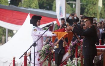 Prosesi Upacara Penurunan Bendera Merah Putih pada peringatan Hari Ulang Tahun (HUT) ke-81 Kemerdekaan Republik Indonesia di Lapangan Korpri, Kantor Gubernur Lampung || Foto: Pemerintah Provinsi Lampung
