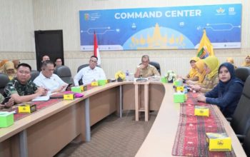 Pemprov Lampung menggelar Rapat Koordinasi Pengendalian Inflasi Daerah bersama Kementerian Dalam Negeri RI dan beberapa Kementerian serta lembaga vertikal lainnya secara daring dari ruang command center Dinas Komunikasi, Informatika, dan Statistik Provinsi Lampung || Foto: Pemerintah Provinsi Lampung