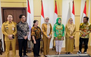 Wakil Gubernur Lampung, Jihan Nurlela saat menerima audiensi Yayasan Muda Inspirasi Restorasi Zakat Alam Provinsi Lampung di Ruang Sakai Sambayan, Kantor Gubernur Lampung || Foto: Pemerintah Provinsi Lampung