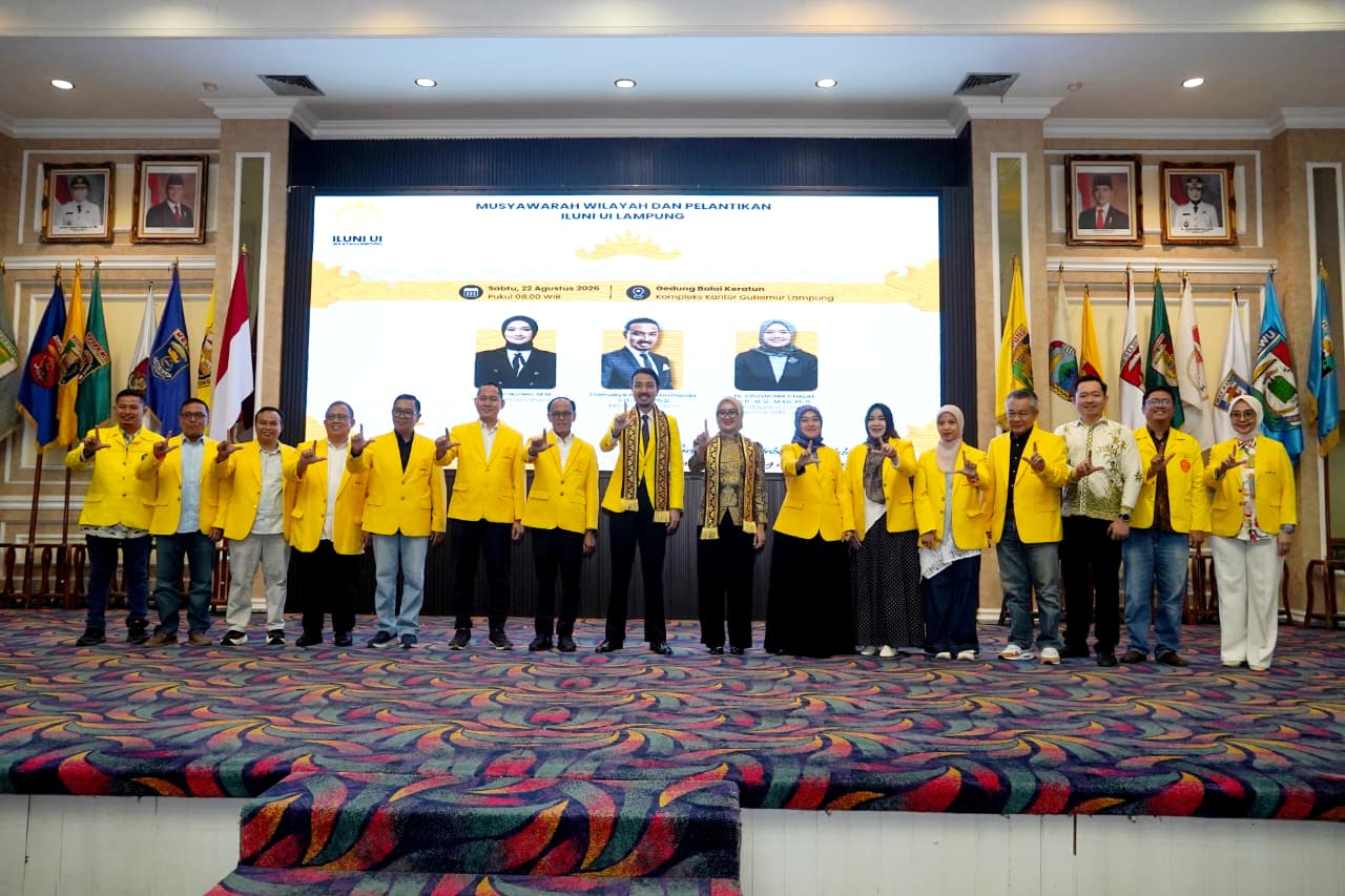 Pengukuhan kepengurusan baru ILUNI UI Wilayah Lampung dibawah nakhoda Anang Risgiyanto, yang dilantik secara langsung oleh Ketua Umum ILUNI UI, Pramudya Azhar, di Balai Keratun Lantai 3, Komplek Kantor Gubernur Lampung || Foto: Pemerintah Provinsi Lampung