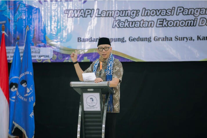 Gubernur Lampung Rahmat Mirzani Djausal saat membuka Rapat Kerja Daerah (Rakerda) IV DPD IWAPI Provinsi Lampung Tahun 2026 di Gedung Graha Surya, Bandar Lampung || Foto: Pemerintah Provinsi Lampung