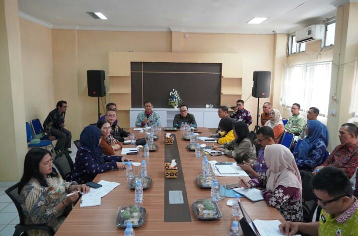 Pemprov Lampung menerima kunjungan Tim Fasilitasi Kelembagaan dan Pelayanan Publik Kemendagri dalam rangka verifikasi faktual terhadap sejumlah usulan penataan kelembagaan perangkat daerah dan UPTD di lingkungan Pemprov Lampung || Foto: Pemerintah Provinsi Lampung