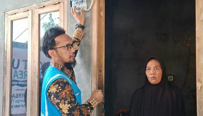 Jelang Hari Pelanggan Nasional, LUTD PLN Hadirkan Listrik Gratis dan Sembako bagi Keluarga di Sabah Balau
