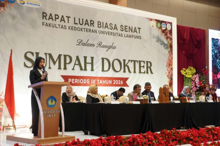 Wagub Lampung Jihan Nurlela menghadiri Rapat Luar Biasa Senat Fakultas Kedokteran Universitas Lampung (Unila) dalam rangka Sumpah Dokter Periode III Tahun 2026 || Foto: Pemerintah Provinsi Lampung