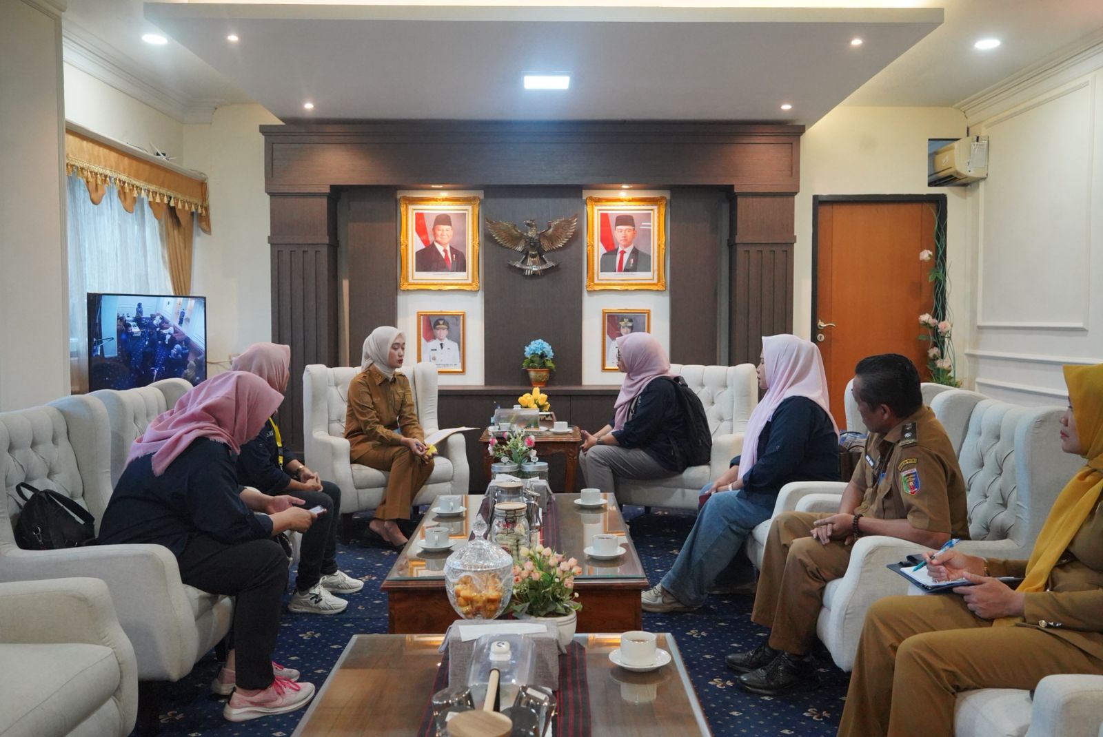 Wagub Lampung, Jihan Nurlela menerima audiensi Pimpinan Redaksi Majalah Srikandi Lampung di Ruang Kerja Wakil Gubernur Lampung || Foto: Pemerintah Provinsi Lampung