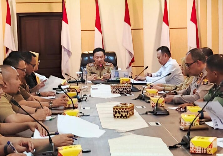 Sekdaprov Lampung, Marindo Kurniawan memimpin rapat persiapan penyelenggaraan Pekan Olahraga Provinsi Lampung (Porprov) ke-X Tahun 2026 || Foto: Pemerintah Provinsi Lampung