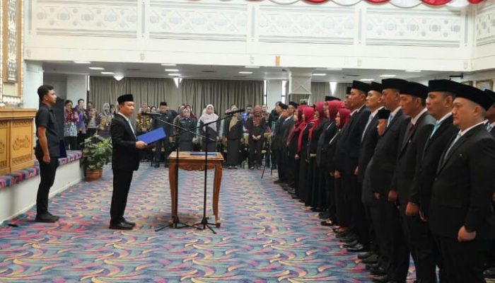 Sekdaprov Marindo Lantik Pejabat Administrator dan Pengawas, Gubernur Minta Kinerja Makin Berdampak