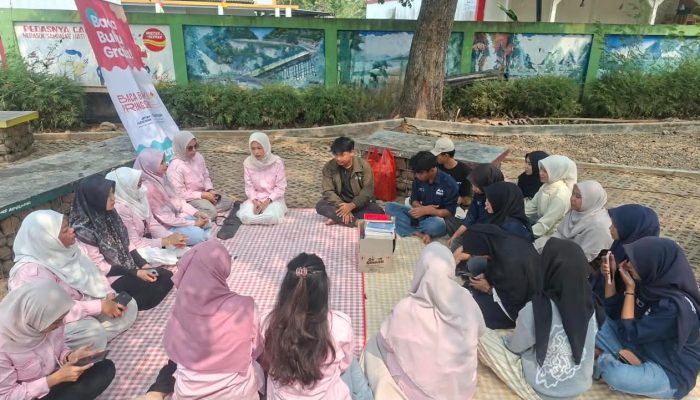 Srikandi PLN UP3 Pringsewu Berbagi Buku, Dorong Semangat Literasi