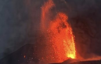 Aktivitas Erupsi Gunung Anak Krakatau Masih Berlangsung, Warga Diminta Waspada Abu Vulkanik