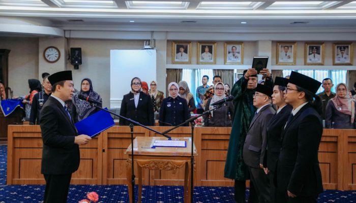 Lantik Satu Pejabat Pimpinan Tinggi Pratama dan Dua Pejabat Fungsional, Sekdaprov Marindo Tekankan Penguatan Pembangunan Manusia