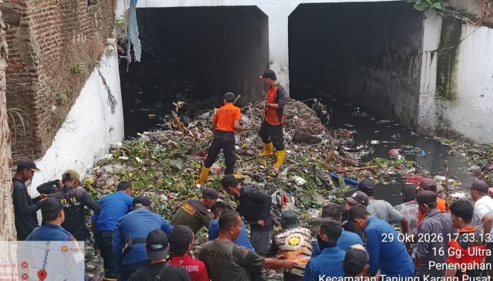Antisipasi Banjir, Satgas Bandar Lampung Keruk Sedimentasi Sungai Way Awi dan Way Balau